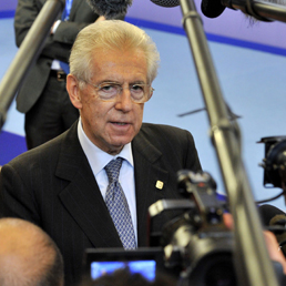 Il presidente del Consiglio Mario Monti (Afp)