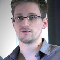 Nuove rivelazioni di Snowden: «Gli Usa spiano Cina e Hong Kong». Si dimette il vice della Cia