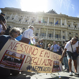 Mediaset, il pg: confermare condanna a Berlusconi, ma ridurre a 3 anni l'interdizione - Nei precedenti della III penale le chance per l'annullamento