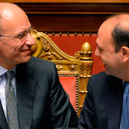 Dal labiale di Letta allo show di Scilipoti, dietro le quinte della fiducia