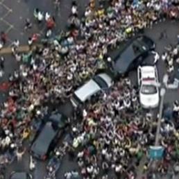 Francesco a Rio, la folla  blocca la Papamobile. «Busso al grande cuore brasiliano» - Foto