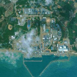 Immagine dei danni riportati dalla centrale di Fukushima ripresa dal satellite GeoEye satellite (AFP PHOTO/HO/GEOEYE)