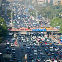 Cina, pi strade per assorbire pi macchine (di produzione nazionale) 