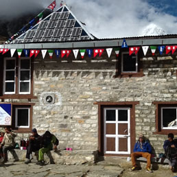 Per i bambini della valle professori e libri arrivano da Katmandu - Foto