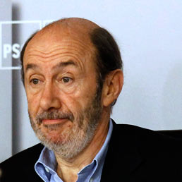 Ecco chi è don Alfredo Rubalcaba, il centrometrista scelto da Zapatero per tentare di salvare il salvabile dopo la sconfitta alle amministrative