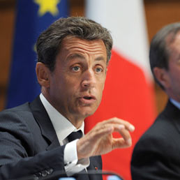 "E-summit" a Parigi prima del G8 di Deauville: Sarkozy propone una "dichiarazione su internet"