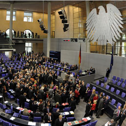Da Bundestag mandato alla Merkel per negoziare il Fondo salva stati