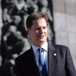 «Cameron non toccherà gli accordi con la Ue». Il suo vice Clegg prende le distanze dal premier britannico in un'intervista all'Observer