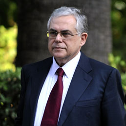 L'ex governatore della Banca Centrale greca Lucas Demetrios Papademos (AFP)