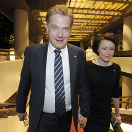 Sauli Niinisto con la moglie Jenni (Reuters)