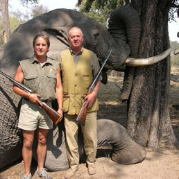 «Mi spiace molto, ho fatto un errore»: Juan Carlos si scusa dopo la caccia all'elefante (Olycom)