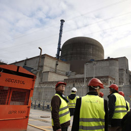 Reattore nucleare di terza generazione in costruzione a Flamanville (Afp)