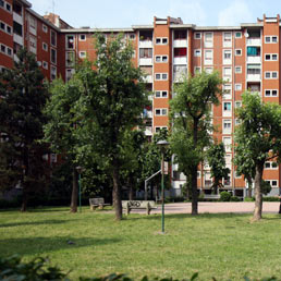 Le case popolari di Milano in rosso per 80 milioni: a rischio stipendio oltre mille dipendenti