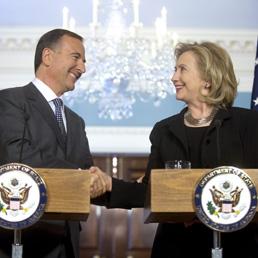 Frattini incontra Hillary Clinton (Epa)