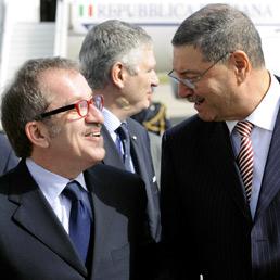 Roberto Maroni a Tunisi con il ministro degli Interni tunisino Habib Essid (Afp)