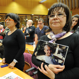 I parenti delle vittime in aula durante l'udienza