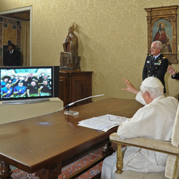 Il Papa chiama gli astronauti della Stazione spaziale internazionale: Santit, benvenuto a bordo