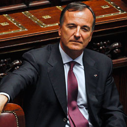 Frattini sulla Libia: sospensione umanitaria immediata delle ostilità