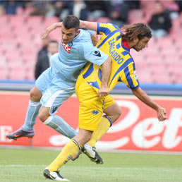 Calcio e scommesse, per le agenzie e i siti legali nessuna anomalia sulle partite di A sospette.La partita Napoli-Parma dell'aprile 2010.