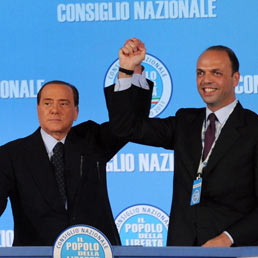 Berlusconi: Alfano candidato premier nel 2013. Al Quirinale? Letta. Tremonti? «E' l'unico che non fa gioco di squadra»