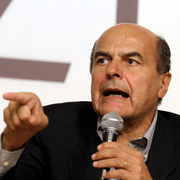 Bersani: bisogna staccare la spina al Governo prima che sia troppo tardi