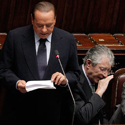 Berlusconi in aula alle 11, domani il voto di fiducia. La diretta video (Ansa)