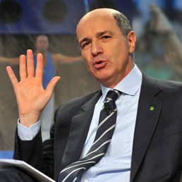 Il ministro delle Attività produttive, infrastrutture e trasporti Corrado Passera