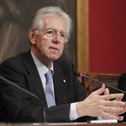 Monti da Vespa per illustrare le misure contro la crisi