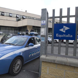 Busta con esplosivo intercettata negli uffici di Equitalia a Roma