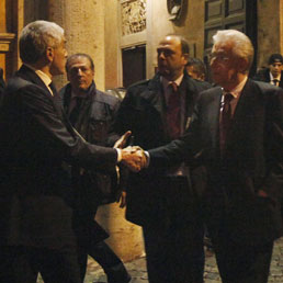 L'uscita da Palazzo Giustiniani dopo il vertice sul lavoro tra governo e leader di maggioranza (ANSA/ALESSANDRO DI MEO)