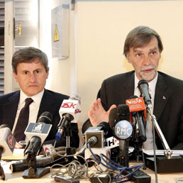 Gianni Alemanno (s), il Presidente dell'ANCI Graziano Del Rio