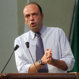 Alfano minaccia di staccare la spina al governo Alfano-tf-ansa-258