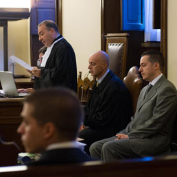 Un momento del processo a Paolo Gabriele, primo a destra nella foto (Ansa)