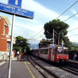 Circumvesuviana ferroviaria (Olycom)