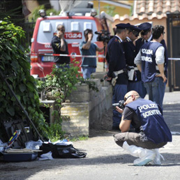 Roma, spari contro ultr della Lazio: in citt tre gambizzati in poche ore