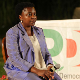Il ministro per l'Integrazione, Cecile Kyenge, alla festa del Pd di Cervia, il 27 luglio 2013 (Ansa)