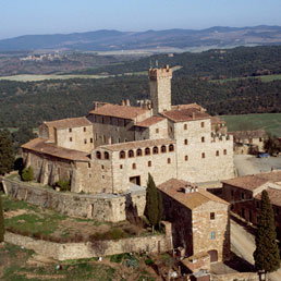 Brunello per Montalcino: uno scuolabus per i bambini