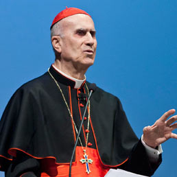 Il cardinale Tarcisio Bertone. (LaPresse)