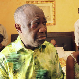Arrestato Gbagbo «l'irriducibile» (AP Photo/Aristide Bodegla)