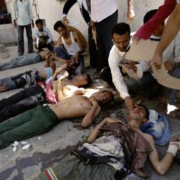 Militari in borghese sparano sulla folla nello Yemen: 15 morti e centinaia di feriti (Reuters)