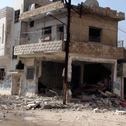 Siria, una casa distrutta a Homs (Reuters)