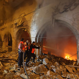 A Gaza sette palestinesi feriti nei raid della notte. Strage sfiorata a Beer Sheva (Neghev) (Afp)