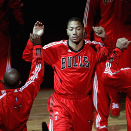 Nba: Scatta la febbre playoff. Miami, Chicago e San Antonio vogliono il trono dei Lakers (nella foto di getty Images, Derrik Rose dei Chicago Bulls)