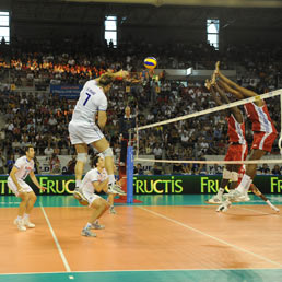 Una fase della partita tra Italia e Cuba durante la World League del 2011