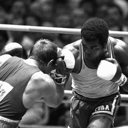 Addio a Teofilo Stevenson, il grande boxeur che disse no a 5 milioni di dollari per fedeltà a Castro (Ap)