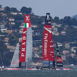 Luna Rossa ed Emirates (Afp)