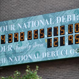 L'orologio che annuncia il possibile default dell'America (AFP)