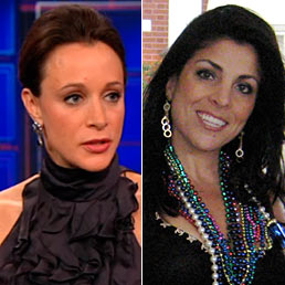 Nella foto Paula Broadwell (a sinistra) autrice della biografia sul generale David Petraeus, e Jill Kelley, ufficiale di collegamento presso il dipartimento di Stato al Central Command di Tampa