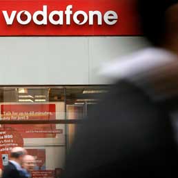 Vodafone conferma le trattative con Verizon per cedere 45% joint venture. Il titolo vola alla Borsa di Londra
