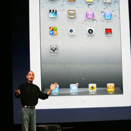 Tecnologia e tanta creatività, questo il segreto dell'iPad2 presentato (a sorpresa) da Jobs